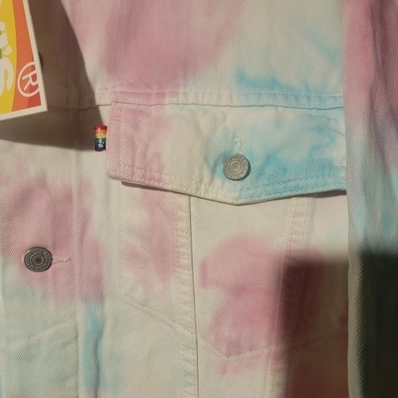 Levi's Pride Tie Dye USE YOUR VOICE Denim LGBTQ Trucker Jacket Men's Size XL - Picture 7 of 7